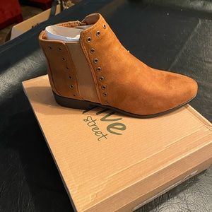 🚨BOOTS🚨